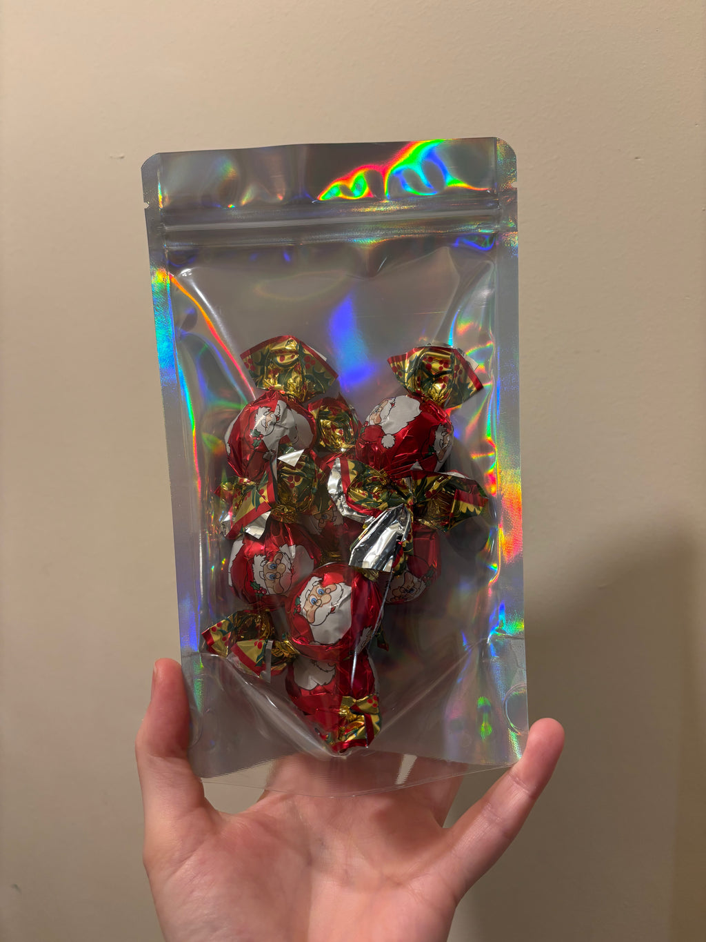 Crème filled milk chocolate Santa balls