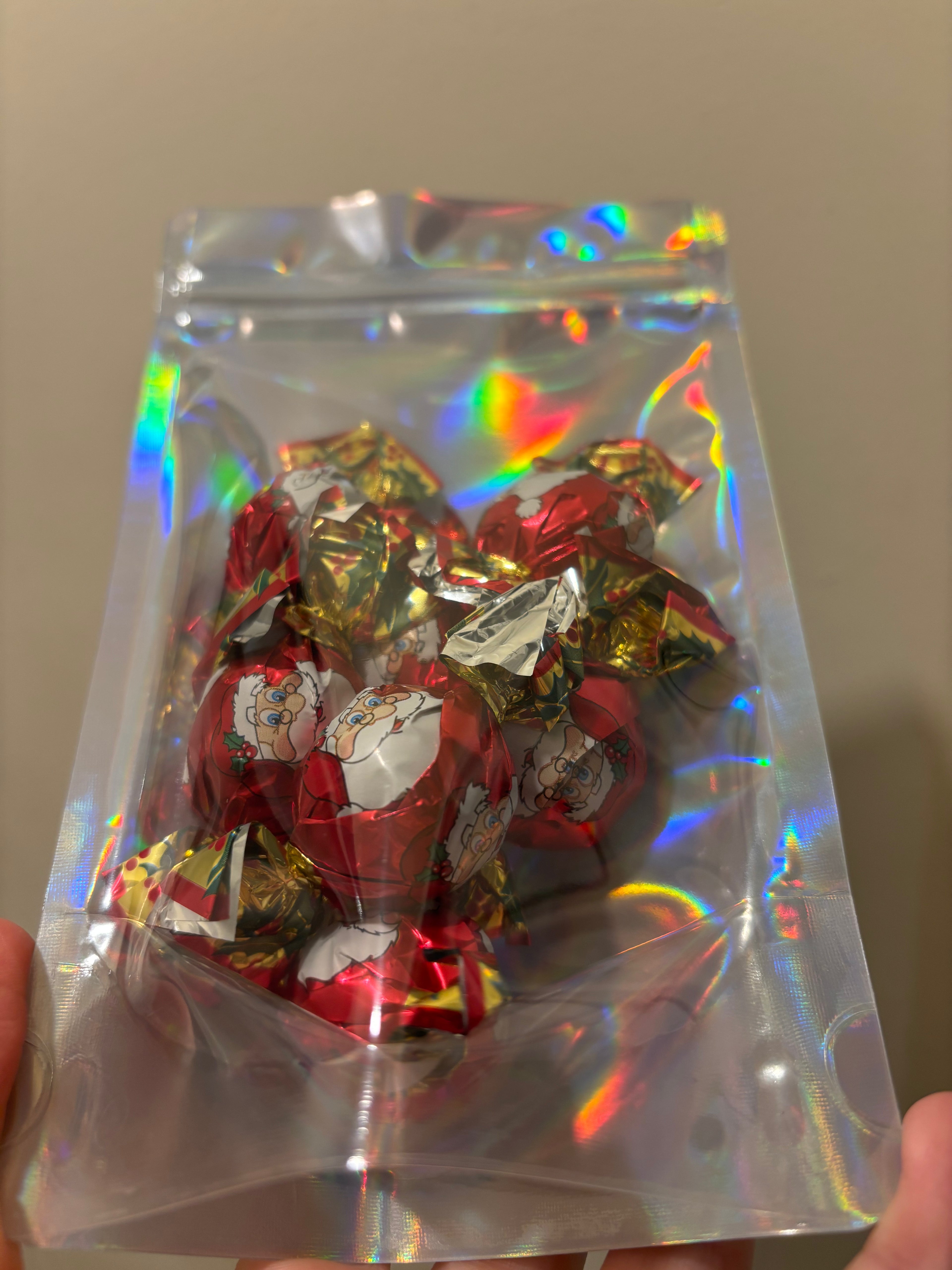 Crème filled milk chocolate Santa balls